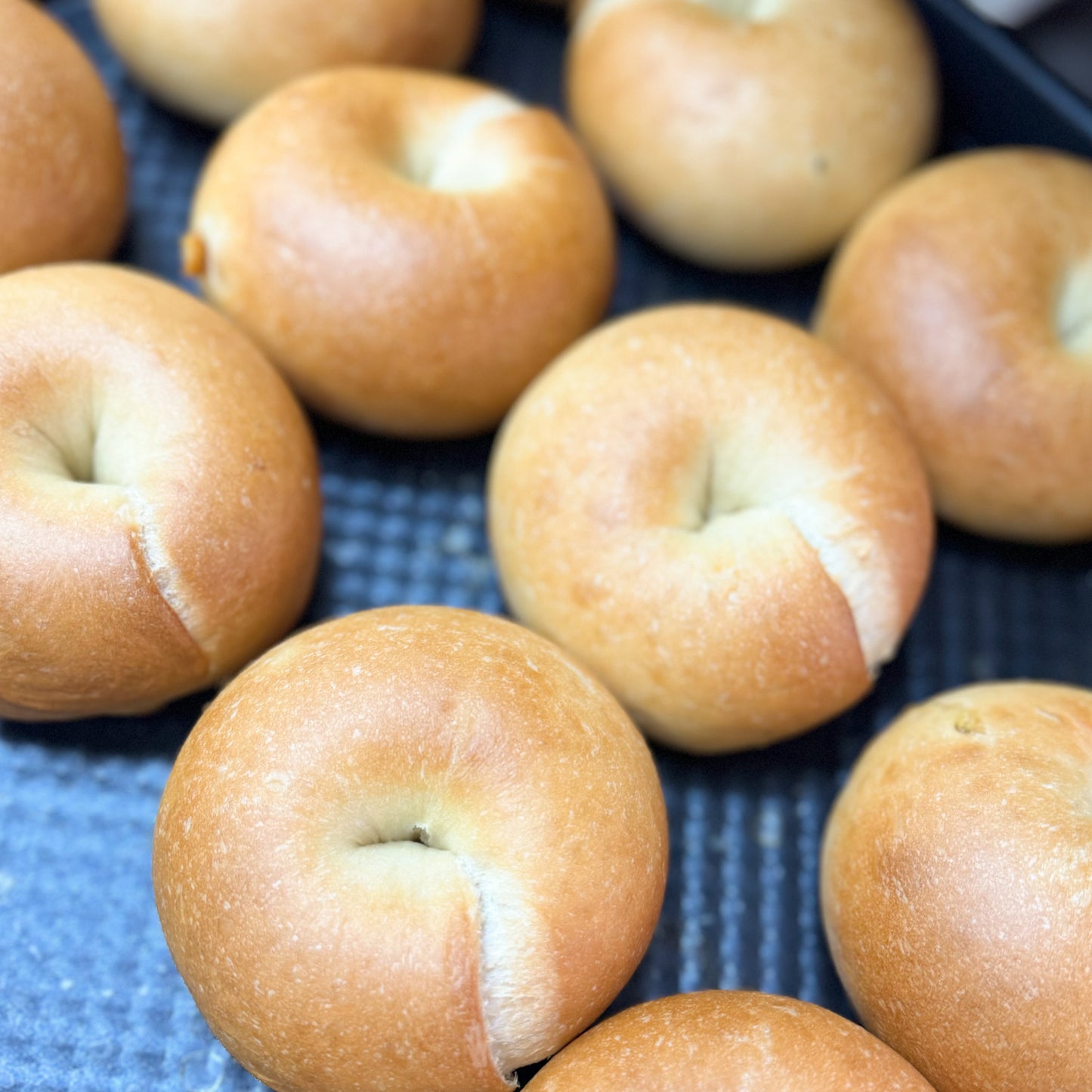 [Seasonal Limited Edition] Original Bagel with Golden Pillow Durian Spread